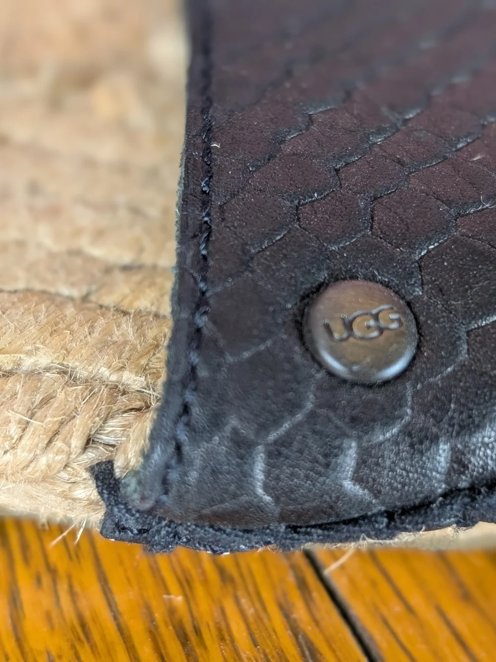 UGG Australia Black Embossed Leather Espadrille Slide Sandals Women’s Slip On Fl